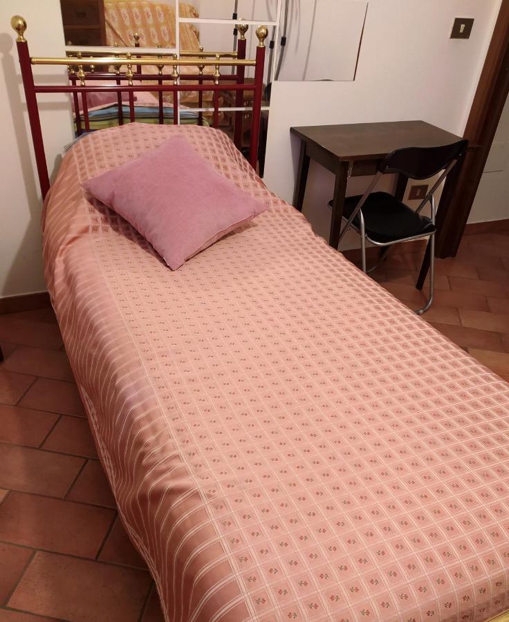 Vezzano sul Crostolo Le Ruote Bed & Breakfast エクステリア 写真