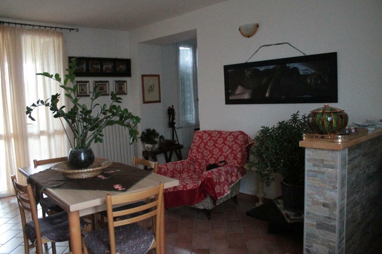 Vezzano sul Crostolo Le Ruote Bed & Breakfast エクステリア 写真