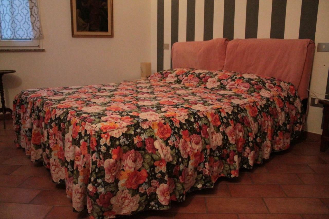 Vezzano sul Crostolo Le Ruote Bed & Breakfast エクステリア 写真