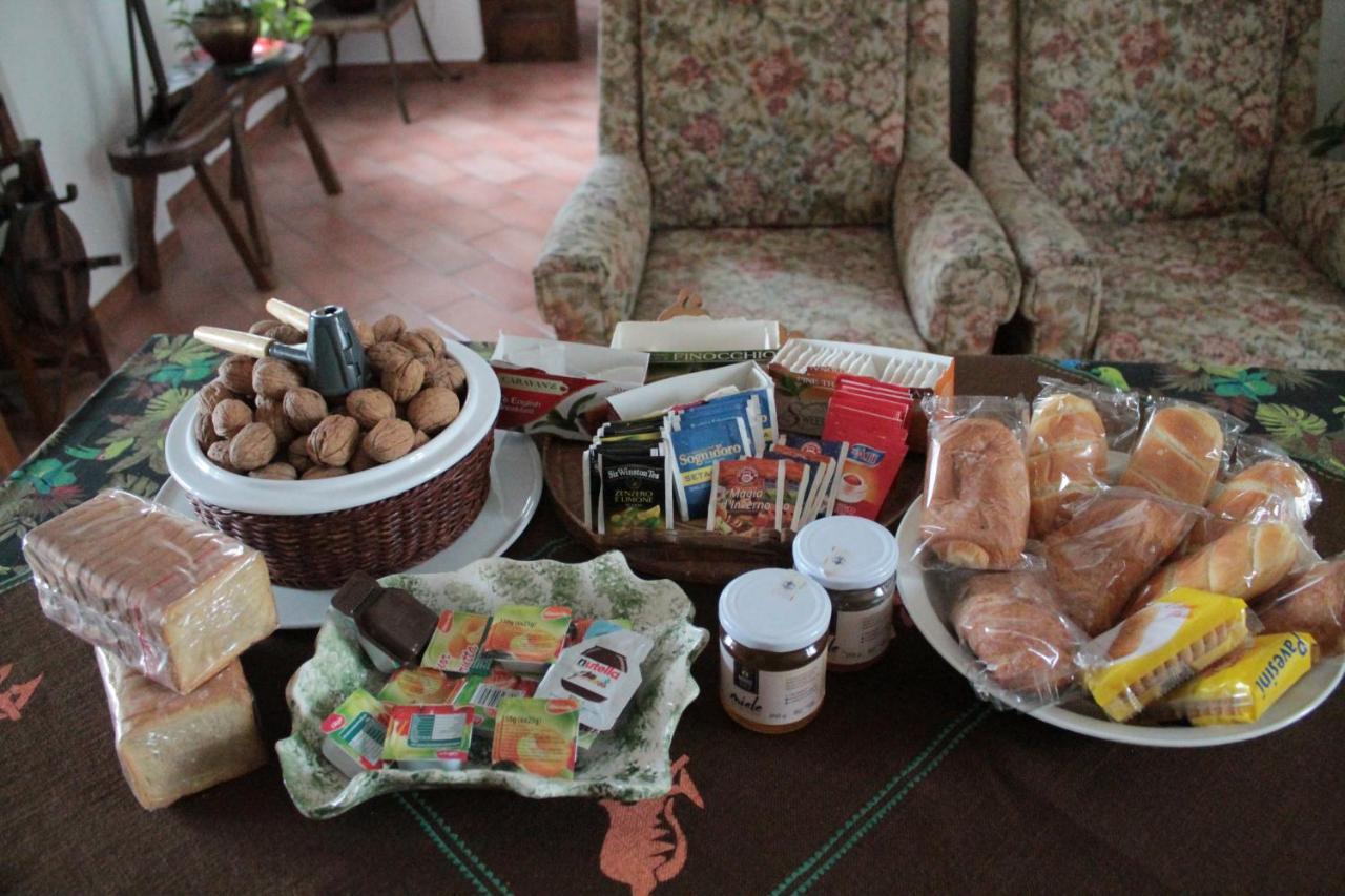 Vezzano sul Crostolo Le Ruote Bed & Breakfast エクステリア 写真